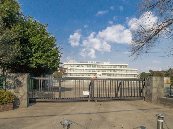 周辺環境:小金井市立東小学校
