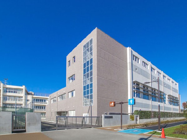 周辺環境:西東京市立保谷中学校(生徒にとって希望と期待にあふれ、学校に早く行きたいと素直に思える「明日が待たれる学校」と目指し、地域から信頼される「誇れる学校」の実現を図っています。)