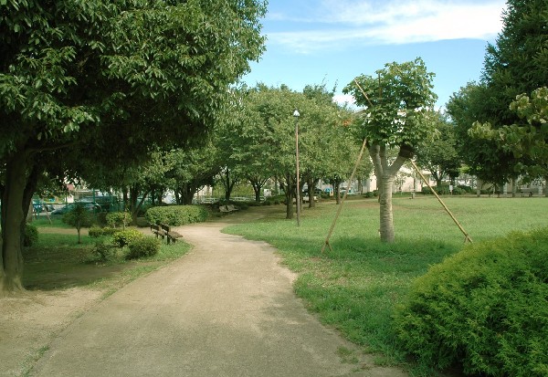 周辺環境:連雀中央公園