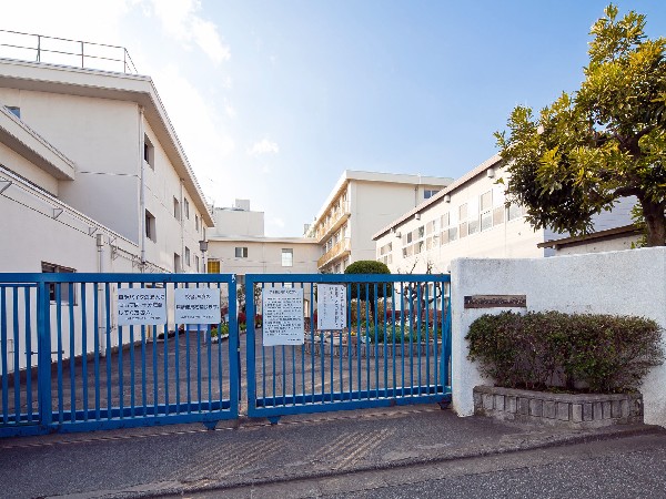 周辺環境:小平市立小平第一中学校