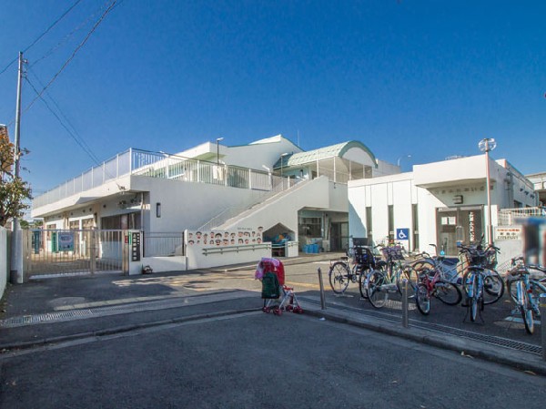 周辺環境:上石原保育園(上石原保育園は、京王線西調布駅から徒歩5分に所在し、通勤に便利です。また、周囲には小学校や中学校があり、静かな住宅地が広がっています。住宅街です が、園庭も広く陽あたり良好静かな環境にあります。)