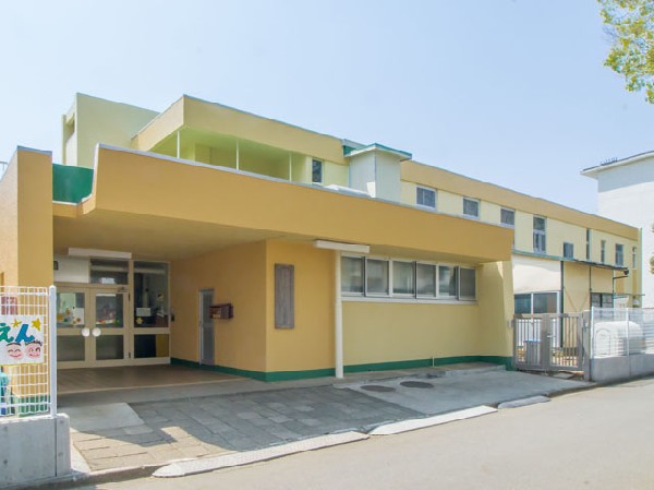 周辺環境:なかよし保育園(「みんなと一緒に、楽しくあそぼう」　「よく食べ、よく眠り、元気にすごそう」を園目標としています。)