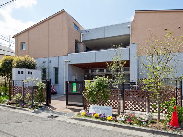 周辺環境:牟礼保育園(「自分が大好き」「回りのみんなが大好き」と思え、その子らしさを発揮できるよう、ひとりひとりを大切にする保育をしています。保護者と共に未来を創る子どもたちを見守り続けます。 )