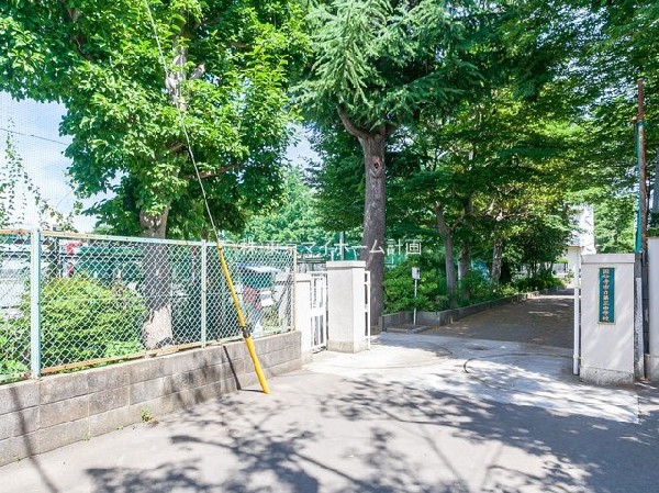 周辺環境:国分寺市立第三中学校