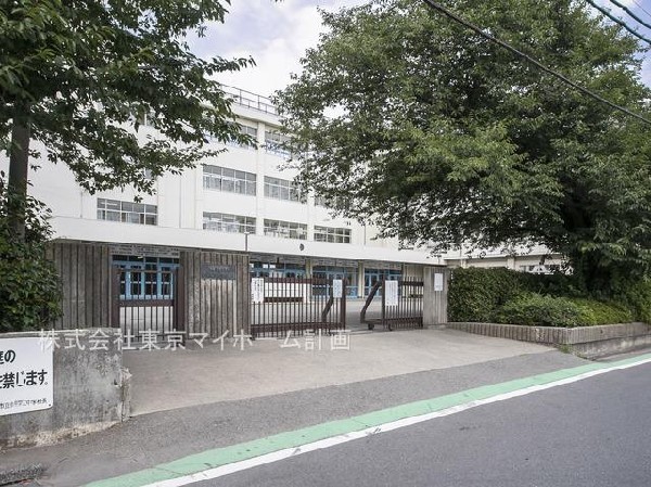 周辺環境:小平市立小平第二中学校