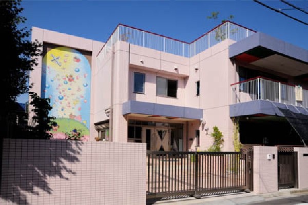 周辺環境:春光保育園(一人ひとりの子供に愛情を持って働きかけ、保育士と子供の信頼関係を確立することを保育方針としている保育園です。)