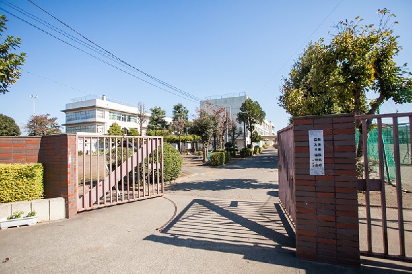 周辺環境:立川市立第二中学校(曙町周辺地域に根付く公立中学校です。)