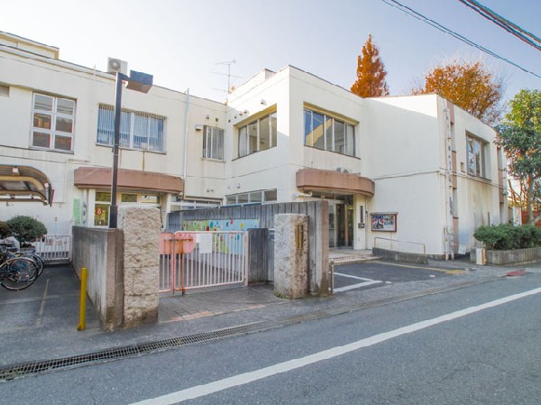 周辺環境:小金井保育園(自然とのかかわりを大事にして、散歩に出ることが多いです。子供たちが安定した環境の中で元気に伸び伸びと自分らしく過ごせる場所になるように心がけている保育園です。)