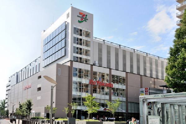 周辺環境:イトーヨーカドー武蔵小金井店(食料品、生活用品、ファッション、キッズコーナーと幅広い品揃えを誇る売り場が展開されている武蔵小金井の中心的なスーパーです。)