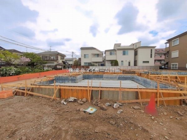 外観:現地外観写真（建築中）