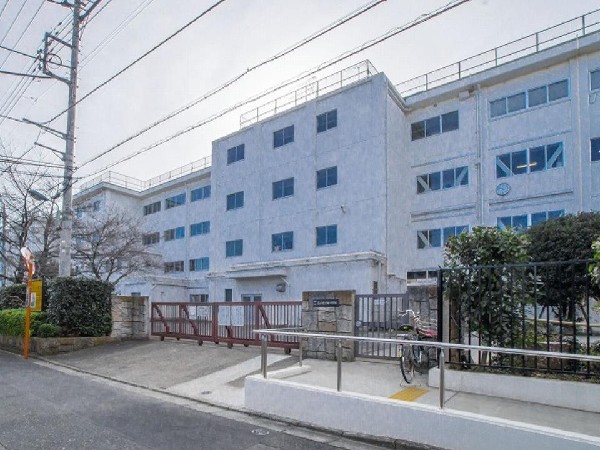 周辺環境:小平市立花小金井南中学校