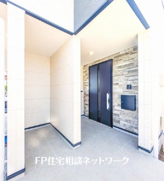 外観:玄関アプローチ