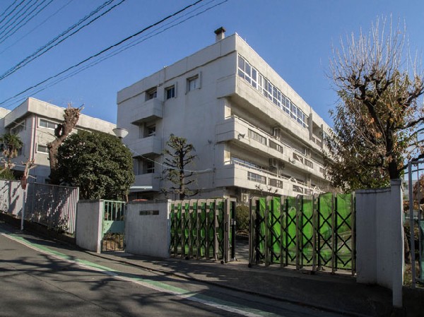 周辺環境:国分寺市立第二中学校