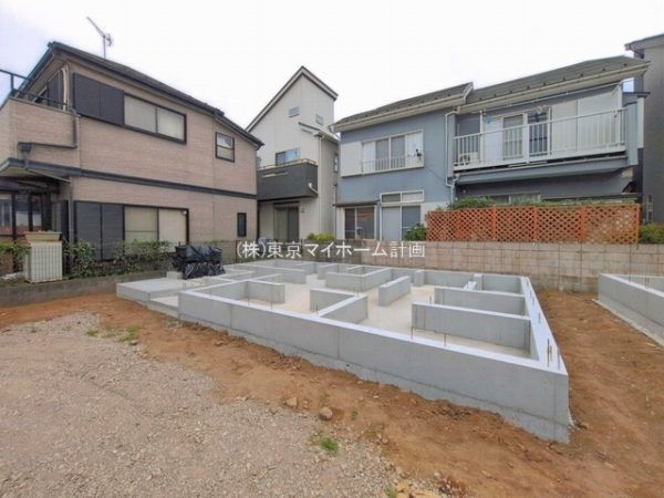 外観:現地外観写真（建築中）
