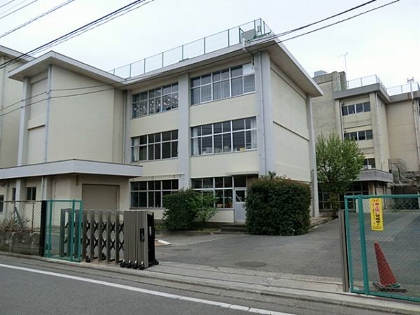 周辺環境:東大和市立第二中学校