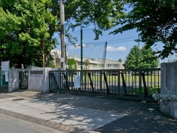 周辺環境:清瀬市立芝山小学校