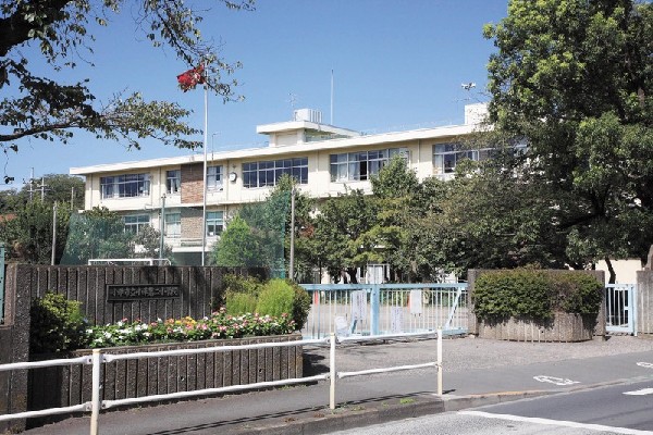 周辺環境:小平市立小平第二小学校(平成20年に開校80周年創立136年を迎えました大変歴史のある小学校です。)