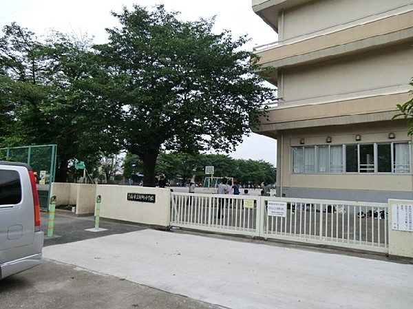周辺環境:青梅市立新町小学校
