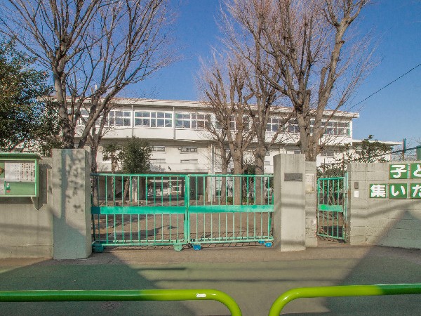 周辺環境:東久留米市立第五小学校(登校距離も近く、小学生のお子様がいらっしゃるご家庭には嬉しいですね。)