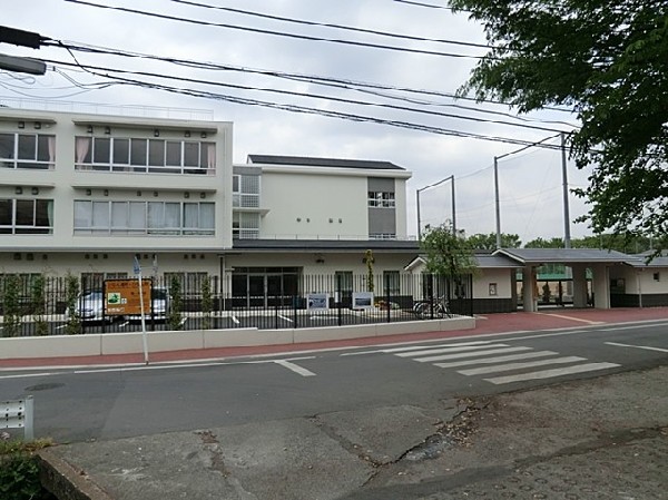 周辺環境:日野市立日野第一中学校